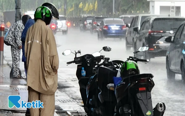 Thumbnail Berita - Cuaca Kota Medan 5 November 2025 Cerah Berawan, Ambon Hujan Ringan.