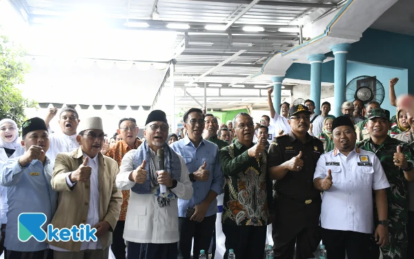 Thumbnail Berita - Kunjungi Bondowoso, Menko Pangan Zulkifli Hasan Pastikan Harga Pupuk Turun 20 Persen Secara Nasional