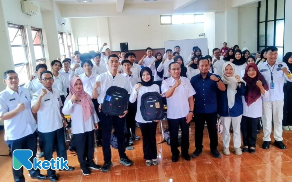 Thumbnail Berita - Disnaker Tulungagung Gelar Pelatihan Barbershop hingga Barista, 48 Peserta Siap Mandiri dan Produktif