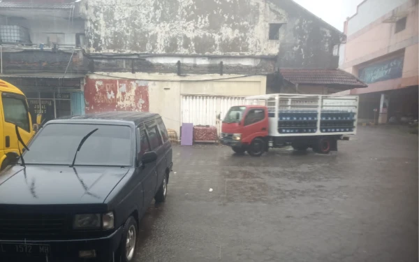 Thumbnail Berita - Surabaya Diguyur Hujan Lebat dengan Intensitas Tinggi, Begini Penjelasan BMKG