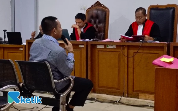 Thumbnail Berita - APAR Jadi Bancakan? Sekda Empat Lawang Diperiksa, Dana Desa Raib Miliaran Rupiah!