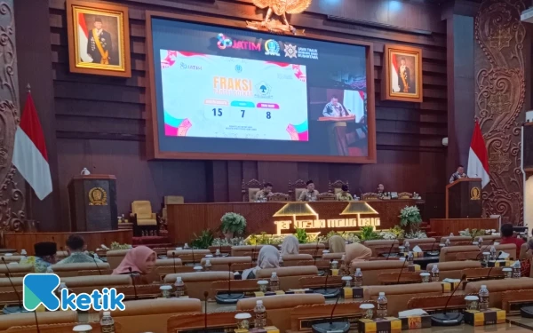 Thumbnail Berita - Komisi B DPRD Jatim Dukung Rencana Menkeu Purbaya Rapikan Tata Niaga Rokok