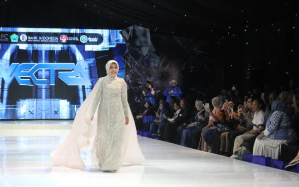 Thumbnail Berita - Desainer Lokal dan AI Bersatu di Malang Fashion Week 2025, UMKM Siap Go Global