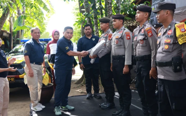 Thumbnail Berita - Polisi Penolong Hadir! Baharkam Polri Bagikan Kendaraan Dinas ke Bhabinkamtibmas dan Babinsa DIY
