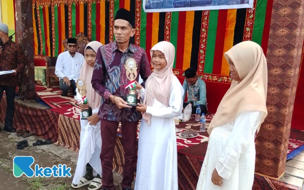 Thumbnail Berita - Disdikbud Aceh Singkil Dorong Guru Upload Kegiatan Sekolah ke TikTok, Begini Alasannya