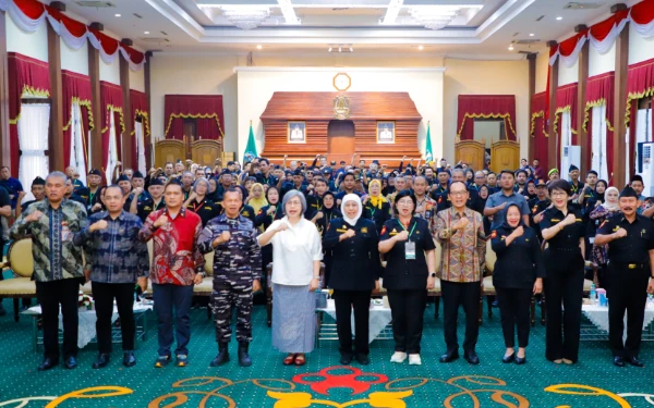 Thumbnail Berita - Gubernur Khofifah Dikukuhkan sebagai Dewan Pembina Kehormatan Paguyuban Mas TRIP Jatim