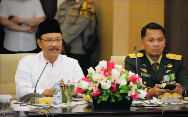 Thumbnail Berita - Jangan Lupa! 10 November Hening Cipta 60 Detik untuk Pahlawan, Ini Seruan Mensos Gus Ipul