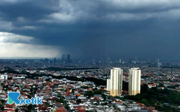 Thumbnail Berita - Cuaca Kota Jakarta 10 November 2025 Hujan Ringan, Makassar Berawan