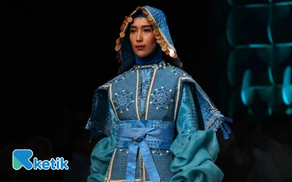 Thumbnail Berita - Keren! Sepatu dan Batik Mojopahit Produk UMKM Kota Mojokerto Tampil di Ajang JMFW 2026