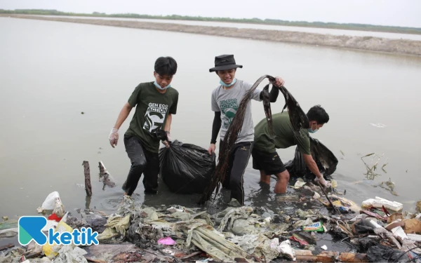 Thumbnail Berita - Refleksi Hari Pahlawan 10 November: GEN Jatim Ajak Generasi Muda Bergerak, Bukan Cuma Upacara