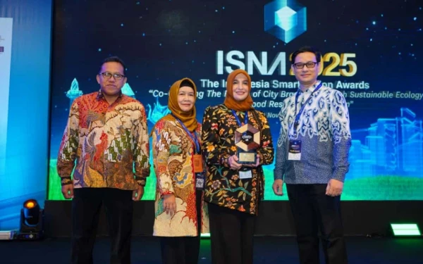 Thumbnail Berita - Kota Pekalongan Raih Best Smart Branding Innovation pada ISNA 2025