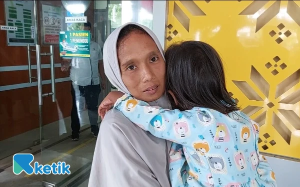 Thumbnail Berita - Kasus Siswi SD Bermata Merah: FT Pulang dari Rumah Sakit,  Tunggu Hasil Visum