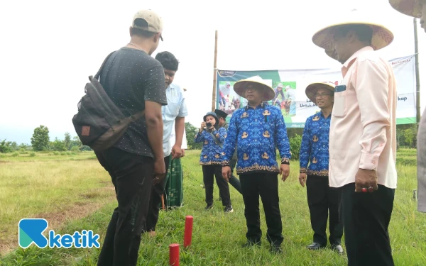 Thumbnail Berita - BPN Bangkalan Canangkan Gemapatas di Desa Petaonan, Warga Antusias Pasang Tanda Batas Tanah