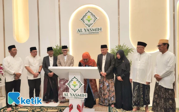 Thumbnail Berita - Cetak Santri Siap Bersaing di Dunia Kerja, Al Yasmin Beri Bekal Interpreneur dan Teknologi