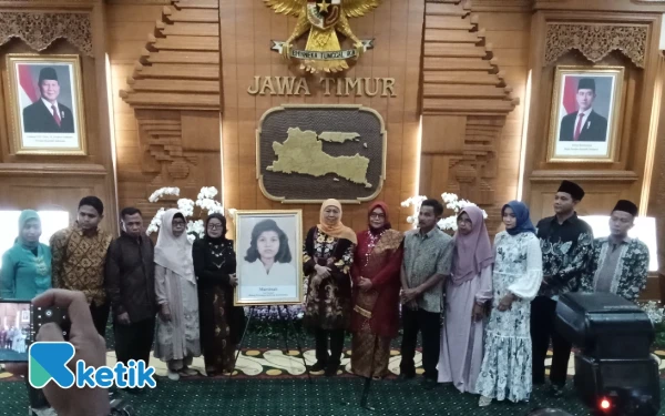 Thumbnail Berita - Khofifah Tegaskan Gelar Pahlawan Marsinah Wujud Penghargaan Presiden atas Perjuangan dan Keberanian Kaum Buruh