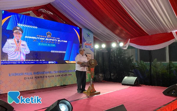 Thumbnail Berita - Festival Literasi 2025, Bupati Rijanto: Cahaya di Tengah Derasnya Arus Informasi