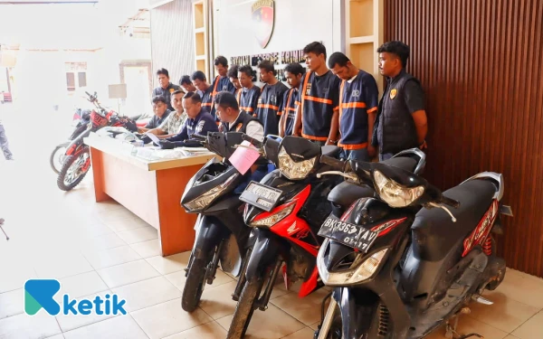 Thumbnail Berita - Satreskrim Labuhanbatu Ringkus 9 Pelaku Curanmor Lintas Kabupaten, 6 Sepeda Motor Disita