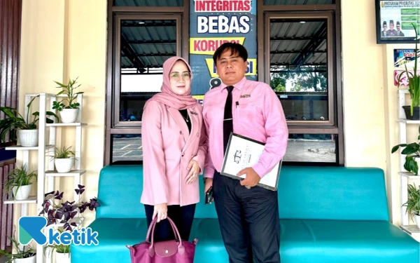 Thumbnail Berita - Drama Ganda di Ponorogo: Indah Bekti Saksi Kunci OTT KPK Bupati Sugiri Gugat Cerai Suami