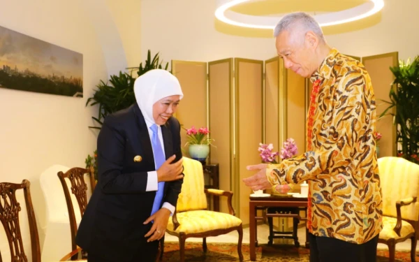 Thumbnail Berita - Khofifah Bertemu SM Singapura ! Tak Sekadar Ngobrol, Pulang Bawa Ilmu dan Bahas Masa Depan Jatim