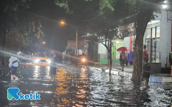 Thumbnail Berita - Tata Kota Jombang Masih Semrawut, Banjir Tetap Datang Meski Drainase 1,5 Miliar Baru Dibangun