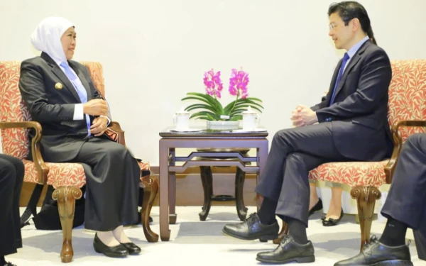 Thumbnail Berita - Kerja Sama Strategis Jatim-Singapura: Khofifah Bahas Pendidikan, Investasi, dan Kredit Karbon