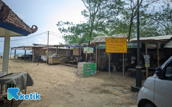 Thumbnail Berita - Proses Mediasi, Warung Liar di Sisi Barat Pancer Dorr Pacitan Terancam Direlokasi