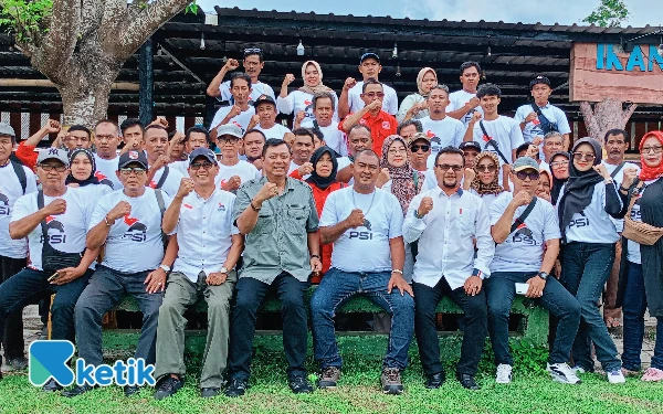 Thumbnail Berita - Bos Edy Turun Gunung! PSI Cilacap Siapkan Modal hingga Gerobak Gratis untuk Kader dan UMKM