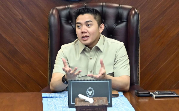 Thumbnail Berita - Seskab Teddy: Tak Boleh Lagi Ada Data Salah, Bantuan Pemerintah Harus Tepat 100%