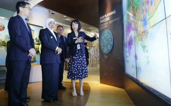 Thumbnail Berita - Melihat Tata Ruang URA Singapore City Gallery, Khofifah Harap Jadi Referensi Kota di Jatim