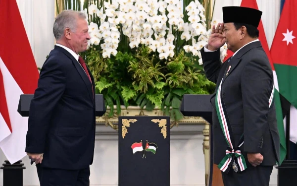 Thumbnail Berita - Raja Abdullah II Anugerahkan “The Bejewelled Grand Cordon of Al Nahda” kepada Presiden Prabowo