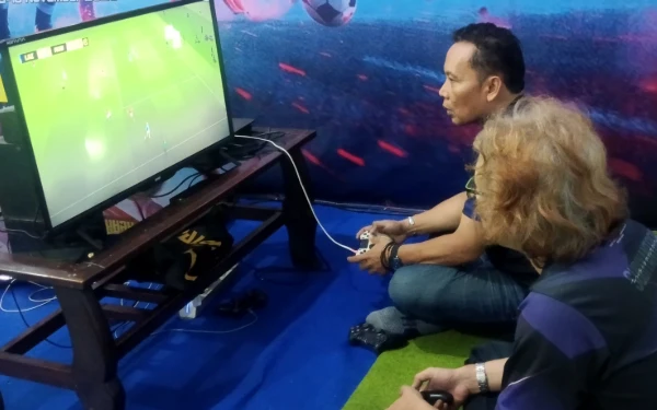 Thumbnail Berita - E-Football Journalist Cup Kediri Raya, Ajang Silaturahmi Para Pencari Berita lewat E-Sport