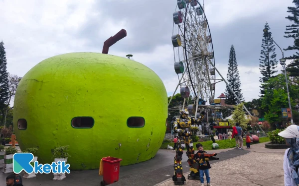 Thumbnail Berita - ‎Bianglala Alun-alun Kota Batu Tidak Beroperasi pada Liburan Nataru 2025