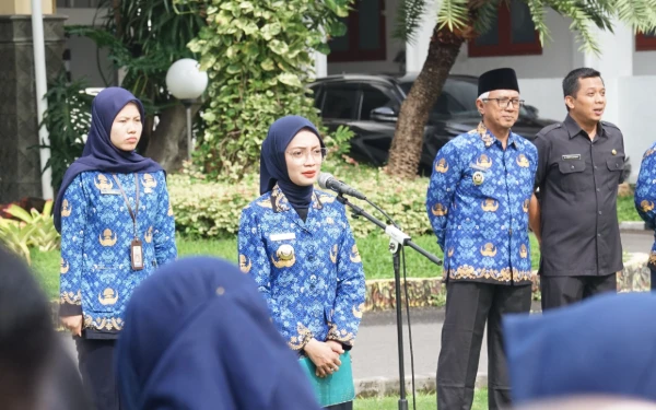 Thumbnail Berita - Cuaca Ekstrem Mengintai, Mbak Wali Instruksikan Antisipasi Banjir dan Pohon Tumbang di Kota Kediri