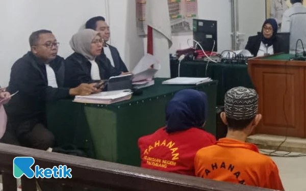 Thumbnail Berita - JPU Kejati Sumsel Tuntut Pasutri Kurir Sabu 894,79 Gram dengan 15 Tahun Penjara