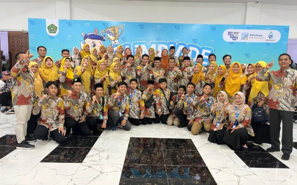 Thumbnail Berita - Bangga! Jatim Juara Umum Olimpiade Madrasah Indonesia 2025