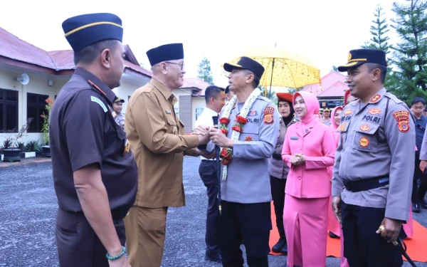 Thumbnail Berita - Kunker di Polres Bener Meriah, Kapolda Aceh Tekankan Penguatan Kamtibmas dan Pelayanan Publik