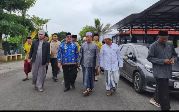 Thumbnail Berita - Doa dan Harapan Menggema di Bluto Bershalawat, Wabup Sumenep Turut Hadir