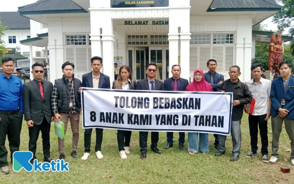 Thumbnail Berita - Sidang Praperadilan Kericuhan Demo DPRD Sumsel, Kuasa Hukum Desak Delapan Tersangka Dibebaskan