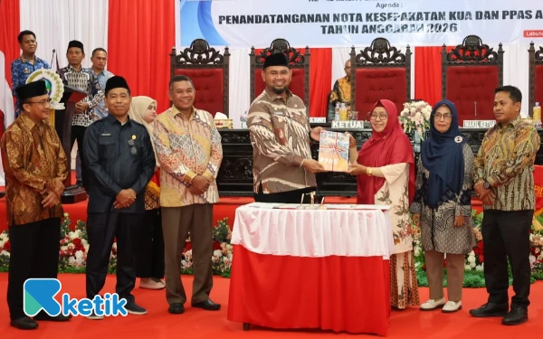 Thumbnail Berita - APBD 2026 Rp1,71 Triliun, Paripurna Halsel Fokus Efisiensi dan Prioritas Publik