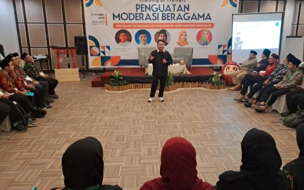 Thumbnail Berita - ToT Moderasi Beragama UIN Malang, Prof Zaenul Soroti Mayoritarianisme dalam Dinamika Konflik Keagamaan