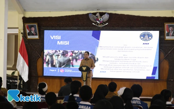 Thumbnail Berita - Bupati Hamid Wahid Lepas Gita Cita Bahana Spasa Menuju Ajang Marching Band di Blitar