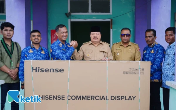 Thumbnail Berita - Bupati Nagan Raya Salurkan 172 Unit Smart TV untuk Tingkatkan Mutu Belajar Digital