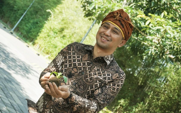 Thumbnail Berita - Dari Situs Kuno ke Lobi Hotel dan Video Klip: Jejak Cinta Sejarah Sugito Adhi, GM Grand Mercure Malang Mirama