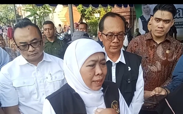 Thumbnail Berita - Semeru Erupsi! Khofifah Gerak Cepat Evakuasi Warga, Ingatkan Bahaya Rekam Jarak Dekat