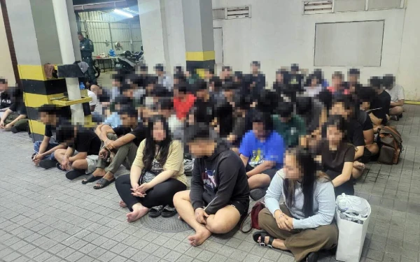 Thumbnail Berita - KBRI Phnom Penh Kawal Deportasi 107 WNI Tersangka Penipuan Daring di Kamboja