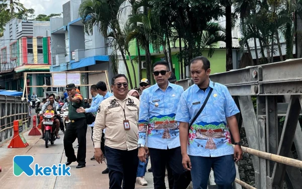 Thumbnail Berita - Wali Kota Malang Tinjau Operasional Jembatan Bailey Sonokembang, Dapat Sambutan Baik dari Masyarakat