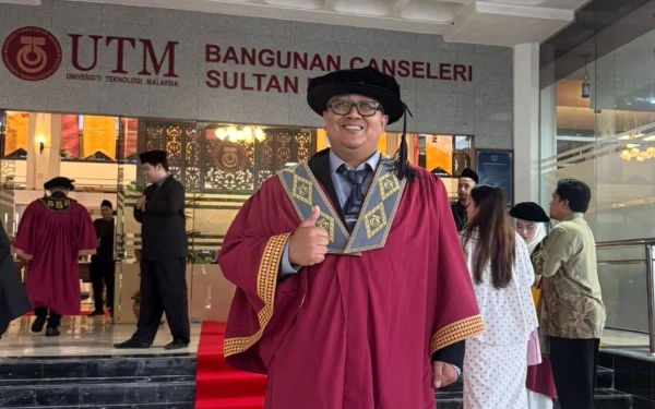 Thumbnail Berita - ‎AIfi Hidayat, Kadis PUPR Kota Batu Raih Gelar Doktor di Malaysia