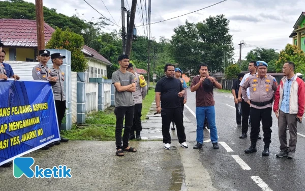 Thumbnail Berita - Tolak Pemindahan Rute Kapal Aceh Hebat 1, Masyarakat Simeulue Bersatu Gelar Demonstrasi