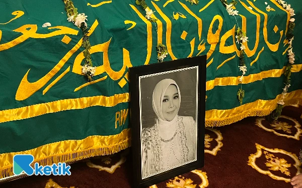 Thumbnail Berita - Almarhumah Hanik Andriani Wahyu Hidayat di Mata Rekan: Sosok Perfeksionis dan Senang Belajar