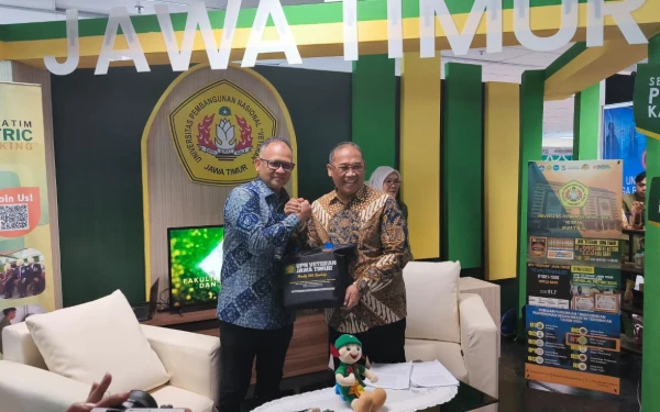 Thumbnail Berita - UPN Veteran Jatim Dapat Apresiasi Hilirisasi Penelitian dari Dikti, Ini Kata Rektor Akhmad Fauzi